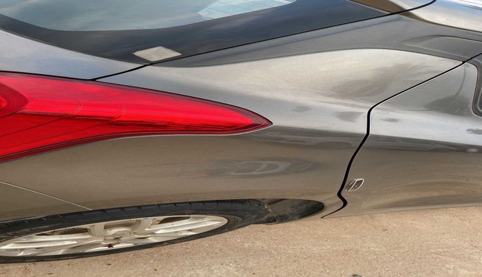 2018 Maruti Swift ZXI AMT, Petrol, Automatic, 62,437 km, Right quarter panel - Minor scratches