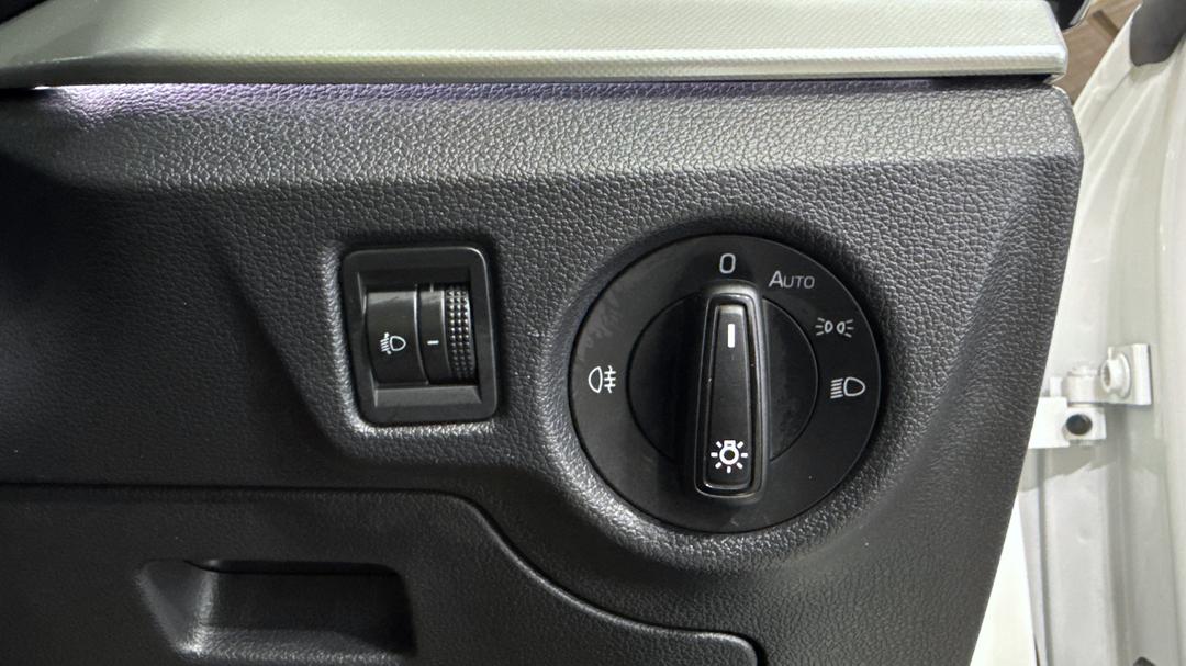 2024 SKODA Kamiq Runout 85tsi, Automatic, 32653 km, Utility Switches/Buttons