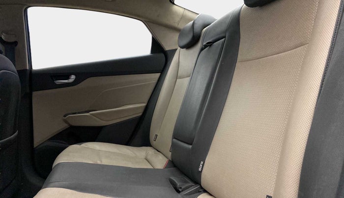 2019 Hyundai Verna 1.6 VTVT SX (O) AT, Petrol, Automatic, 40,798 km, Right Side Rear Door Cabin