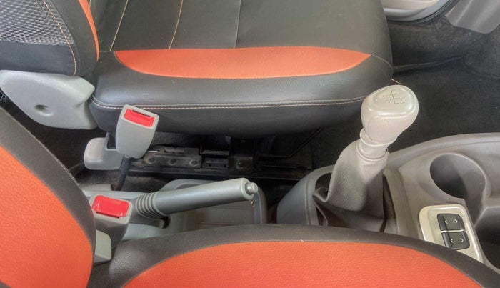 2016 Datsun Redi Go T (O), Petrol, Manual, 43,245 km, Gear Lever