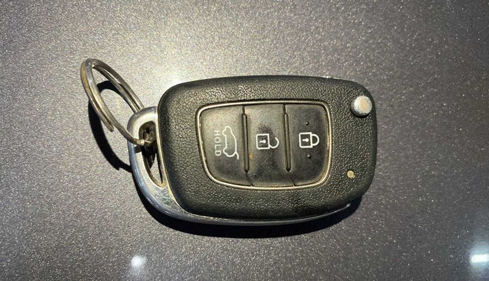 2016 Hyundai Elite i20 MAGNA 1.2, CNG, Manual, 57,115 km, Key Close Up