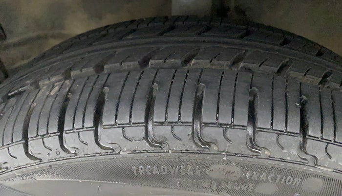 2013 Maruti Wagon R 1.0 VXI, Petrol, Manual, 30,112 km, Left Front Tyre Tread