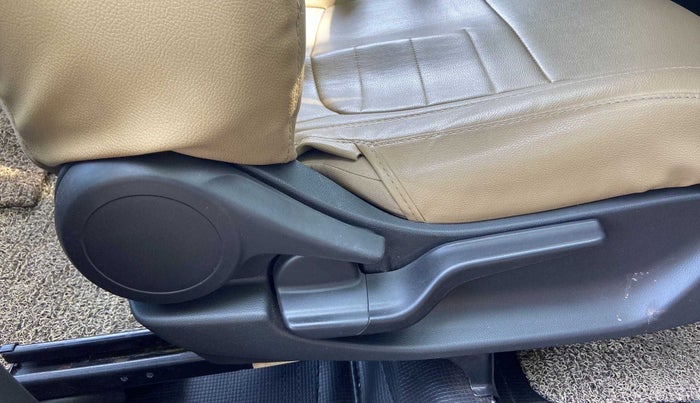 2019 Honda Amaze 1.2L I-VTEC VX, CNG, Manual, 44,097 km, Driver Side Adjustment Panel