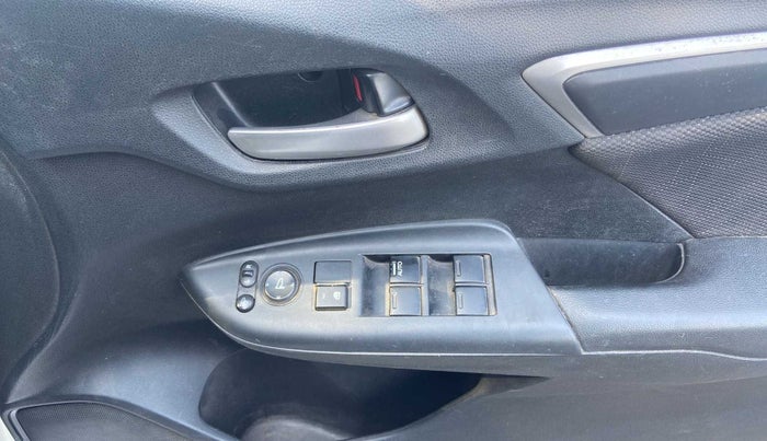 2015 Honda Jazz 1.5L I-DTEC VX, Diesel, Manual, 94,408 km, Driver Side Door Panels Control