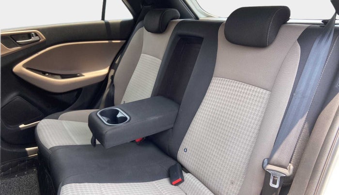 2018 Hyundai Elite i20 ASTA 1.4 CRDI (O), Diesel, Manual, 73,927 km, Right Side Rear Door Cabin