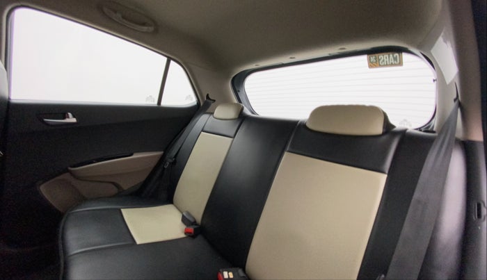 2017 Hyundai Grand i10 SPORTZ (O) AT 1.2 KAPPA VTVT, Petrol, Automatic, 96,921 km, Right Side Rear Door Cabin