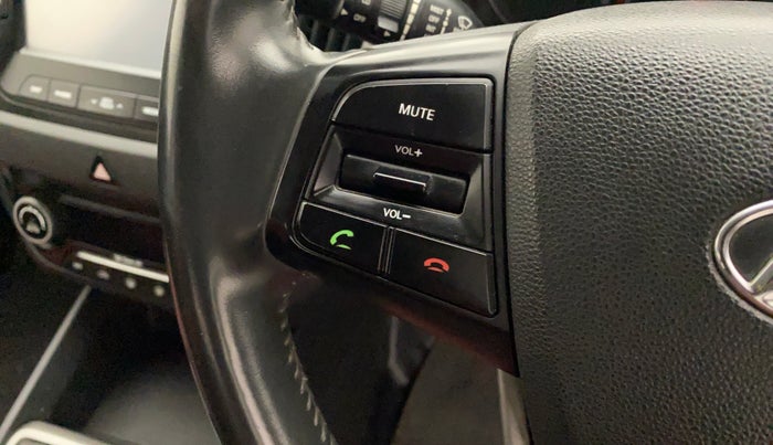 2017 Hyundai Creta SX PLUS 1.6 PETROL, Petrol, Manual, 73,300 km, Steering wheel - Sound system control not functional