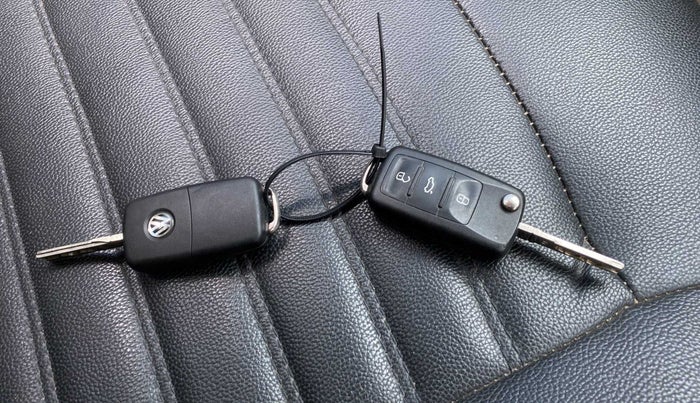 2017 Volkswagen Ameo HIGHLINE1.2L PLUS 16 ALLOY, Petrol, Manual, 44,389 km, Key Close Up