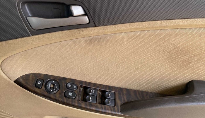 2017 Hyundai Verna 1.6 VTVT SX, Petrol, Manual, 33,353 km, Driver Side Door Panels Control