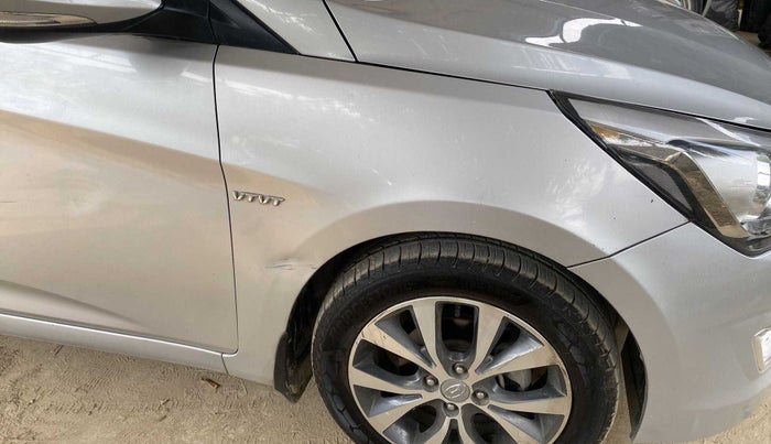 2017 Hyundai Verna 1.6 VTVT SX, Petrol, Manual, 33,353 km, Right fender - Slightly dented