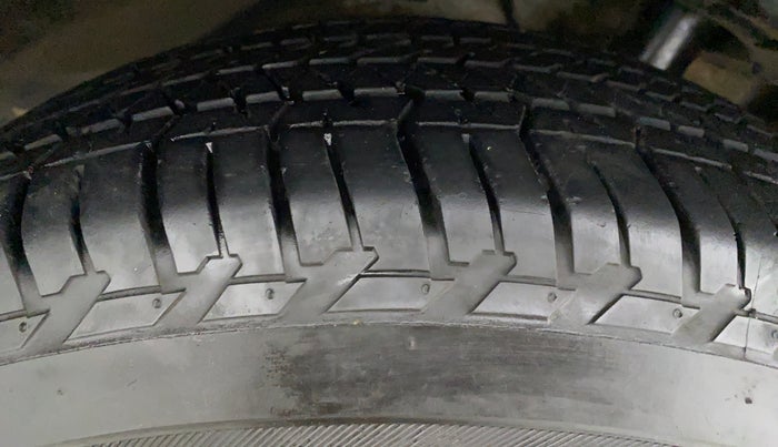 2020 Mahindra XUV500 W9 AT, Diesel, Automatic, 20,108 km, Left Rear Tyre Tread