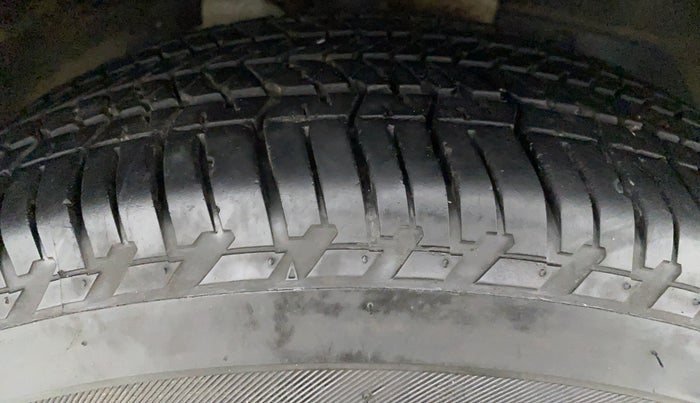 2020 Mahindra XUV500 W9 AT, Diesel, Automatic, 20,108 km, Right Front Tyre Tread