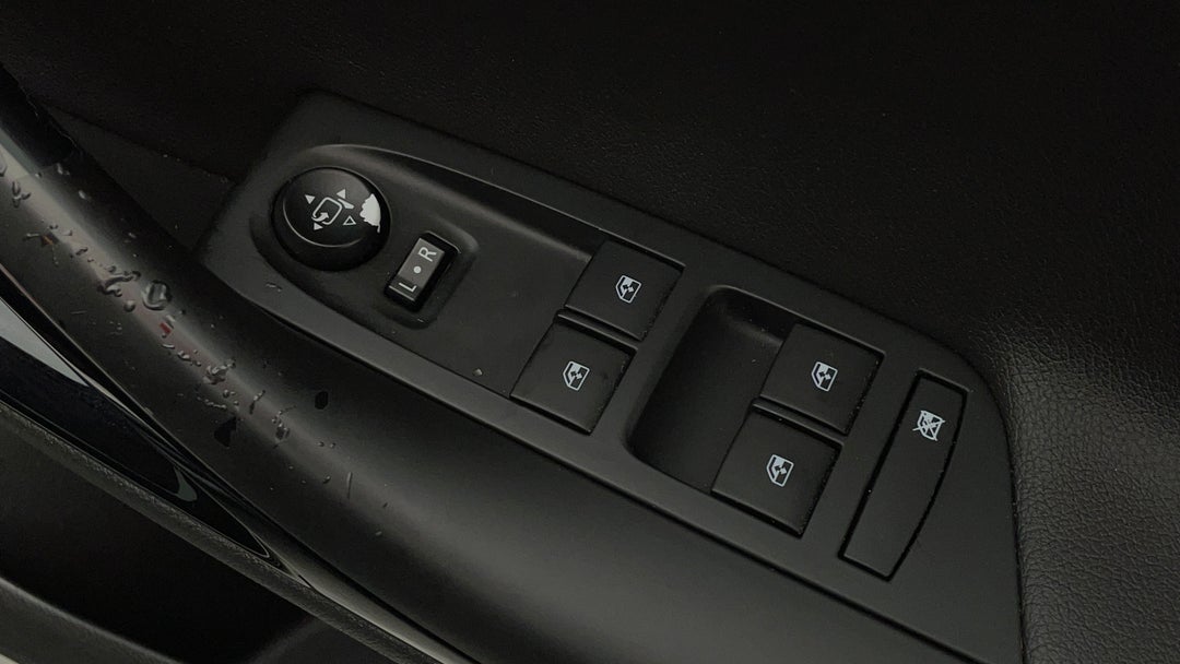 2016 Holden Astra Rs-v, Manual, 87761 km, Drivers Side Door Panel Controls