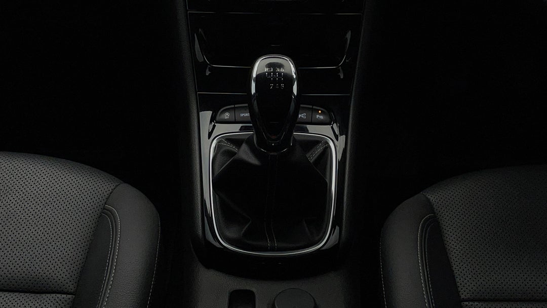 2016 Holden Astra Rs-v, Manual, 87761 km, Gear Lever 