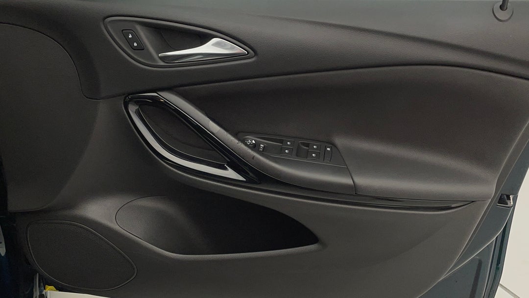 2016 Holden Astra Rs-v, Manual, 87761 km, Speaker View