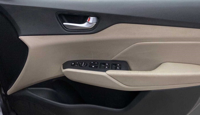 2018 Hyundai Verna 1.6 VTVT SX (O) AT, Petrol, Automatic, 53,602 km, Driver Side Door Panels Control