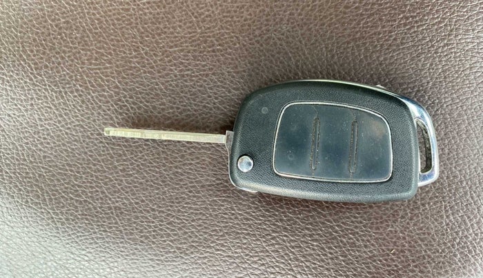 2015 Hyundai Xcent S 1.2, Petrol, Manual, 70,021 km, Key Close Up