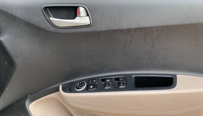 2015 Hyundai Xcent S 1.2, Petrol, Manual, 70,021 km, Driver Side Door Panels Control