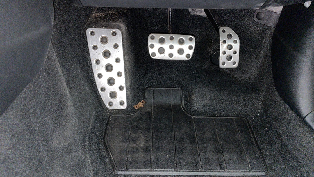 2022 Subaru Forester 2.5i-s (AWD), Automatic, 49209 km, Pedals and Footmat