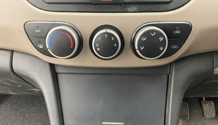 2015 Hyundai Xcent S 1.2, Petrol, Manual, 35,155 km, AC Unit - Car heater not working
