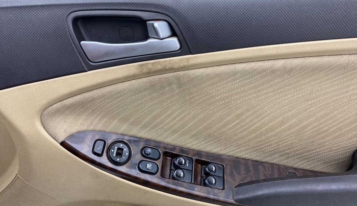 2015 Hyundai Verna FLUIDIC 1.6 CRDI S 4S, Diesel, Manual, 1,00,902 km, Driver Side Door Panels Control