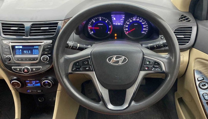 2015 Hyundai Verna FLUIDIC 1.6 CRDI S 4S, Diesel, Manual, 1,00,902 km, Steering Wheel Close Up