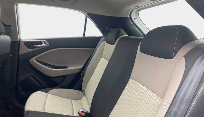 2019 Hyundai Elite i20 SPORTZ PLUS 1.2, Petrol, Manual, 32,047 km, Right Side Rear Door Cabin