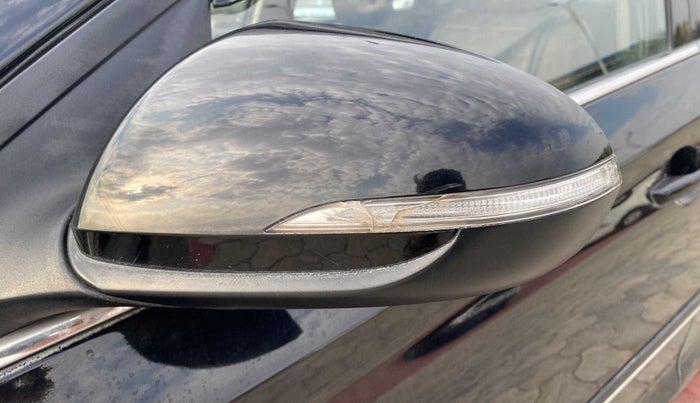 2019 Hyundai Verna 1.4 EX PETROL, Petrol, Manual, 25,667 km, Left rear-view mirror - Indicator light has minor damage