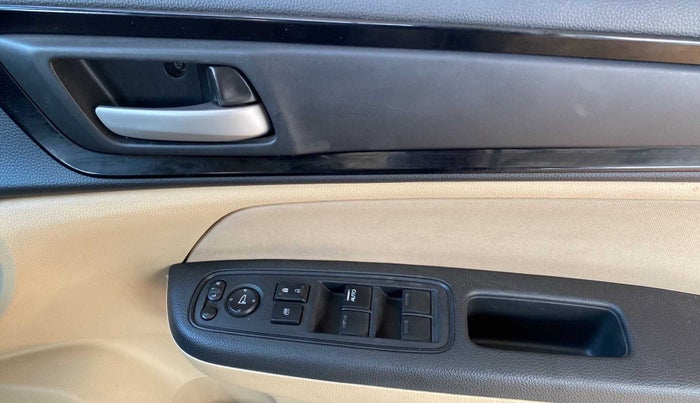 2019 Honda Amaze 1.2L I-VTEC S, Petrol, Manual, 39,484 km, Driver Side Door Panels Control