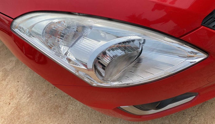 2016 Maruti Swift VXI, Petrol, Manual, 44,499 km, Right headlight - Headlight parking bulb fused