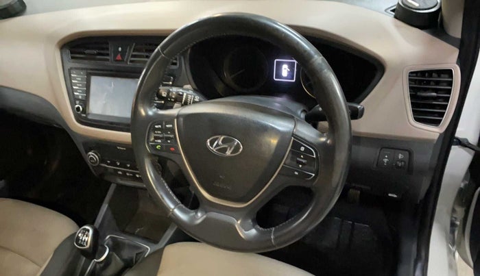 2017 Hyundai Elite i20 ASTA 1.4 CRDI (O), Diesel, Manual, 58,518 km, Steering wheel - Sound system control has minor damage