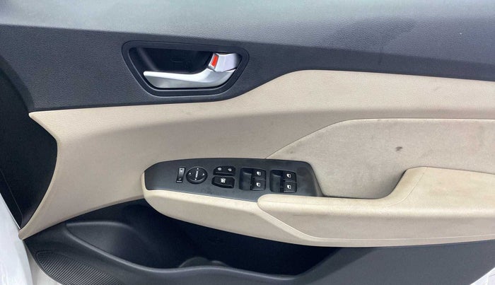 2018 Hyundai Verna 1.4 EX PETROL, Petrol, Manual, 25,887 km, Driver Side Door Panels Control