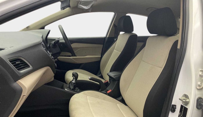 2018 Hyundai Verna 1.4 EX PETROL, Petrol, Manual, 25,887 km, Right Side Front Door Cabin