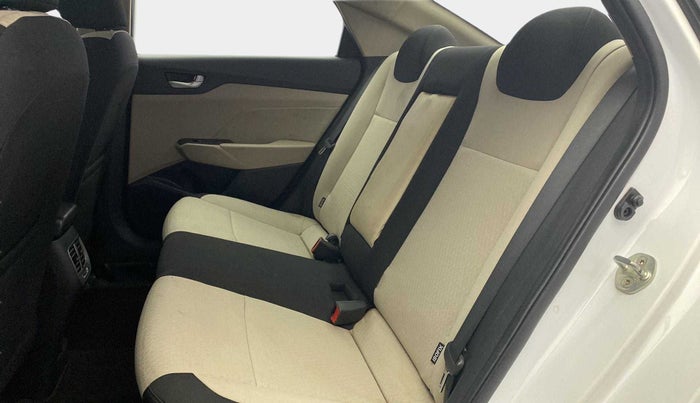 2018 Hyundai Verna 1.4 EX PETROL, Petrol, Manual, 25,887 km, Right Side Rear Door Cabin