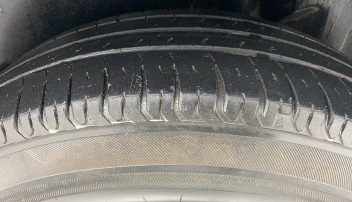 2017 Maruti Dzire VDI, Diesel, Manual, 59,799 km, Left Rear Tyre Tread