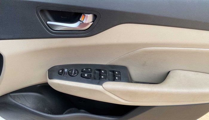 2022 Hyundai Verna SX (O)1.5 VTVT, Petrol, Manual, 12,984 km, Driver Side Door Panels Control