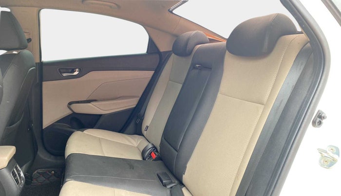 2022 Hyundai Verna SX (O)1.5 VTVT, Petrol, Manual, 12,984 km, Right Side Rear Door Cabin