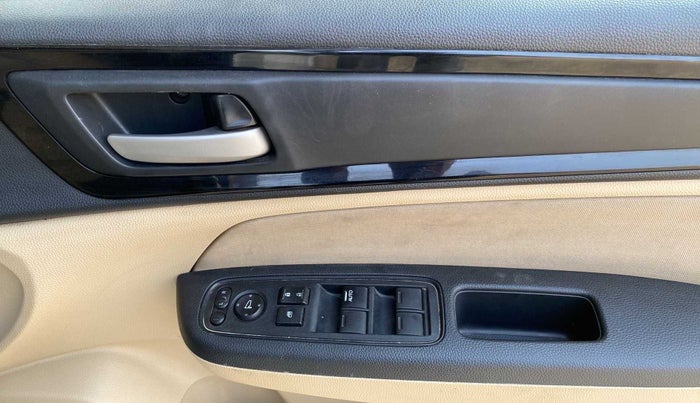 2019 Honda Amaze 1.2L I-VTEC S, Petrol, Manual, 71,706 km, Driver Side Door Panels Control