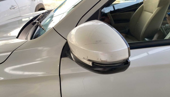 2019 Honda Amaze 1.2L I-VTEC S, Petrol, Manual, 71,706 km, Left rear-view mirror - Cover has minor damage