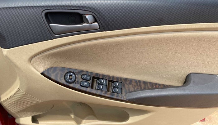 2016 Hyundai Verna FLUIDIC 1.6 CRDI S 4S, Diesel, Manual, 65,029 km, Driver Side Door Panels Control