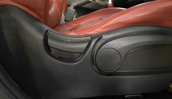 2016 Hyundai Creta SX PLUS 1.6 PETROL, CNG, Manual, 84,488 km, Driver Side Adjustment Panel