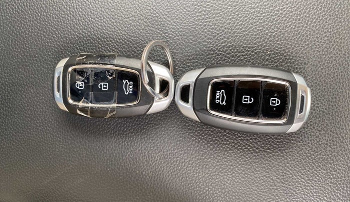 2019 Hyundai Verna 1.6 VTVT SX (O) AT, Petrol, Automatic, 49,820 km, Key Close Up