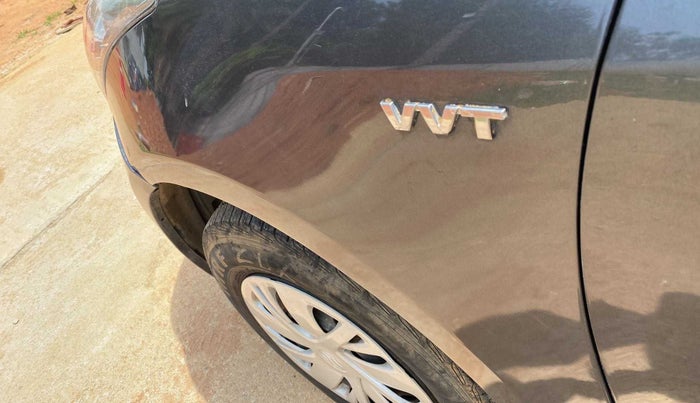 2015 Maruti Swift VXI, Petrol, Manual, 80,589 km, Left fender - Minor scratches