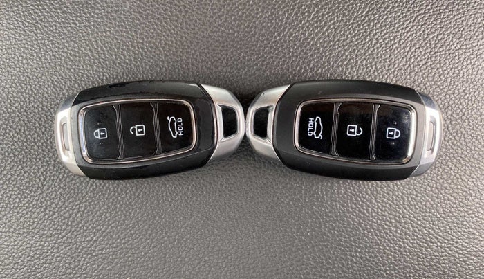 2018 Hyundai Verna 1.6 VTVT SX (O) AT, Petrol, Automatic, 61,288 km, Key Close Up