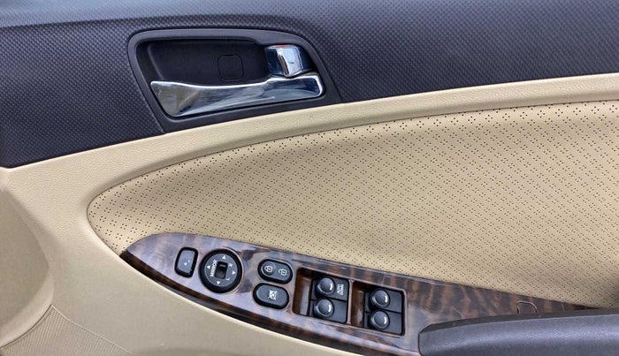 2014 Hyundai Verna FLUIDIC 1.6 VTVT SX OPT, Petrol, Manual, 56,933 km, Driver Side Door Panels Control