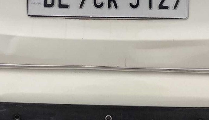 2020 Mahindra XUV300 W6 1.2 PETROL, Petrol, Manual, 40,924 km, Dicky (Boot door) - Slightly rusted