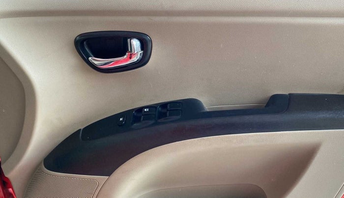 2013 Hyundai i10 MAGNA 1.1, Petrol, Manual, 32,569 km, Driver Side Door Panels Control