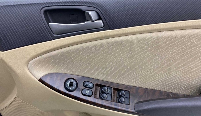 2016 Hyundai Verna 1.6 VTVT S AT, Petrol, Automatic, 68,448 km, Driver Side Door Panels Control
