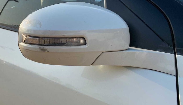 2014 Maruti Swift VXI, Petrol, Manual, 89,872 km, Right rear-view mirror - Minor scratches
