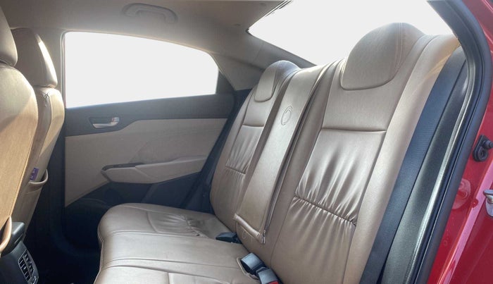 2018 Hyundai Verna 1.6 VTVT SX, Petrol, Manual, 15,912 km, Right Side Rear Door Cabin